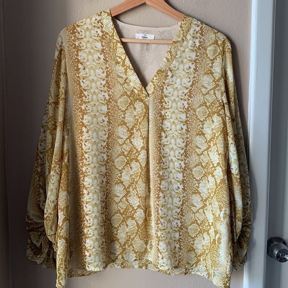 ENTRO Yellow Snake Print Python Balloon Sleeve Oversized Blouse - Picture 2 of 7